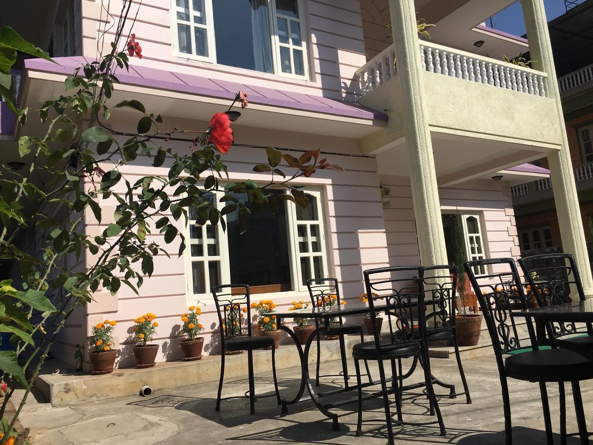 Hotel Pokhara International 외부 사진