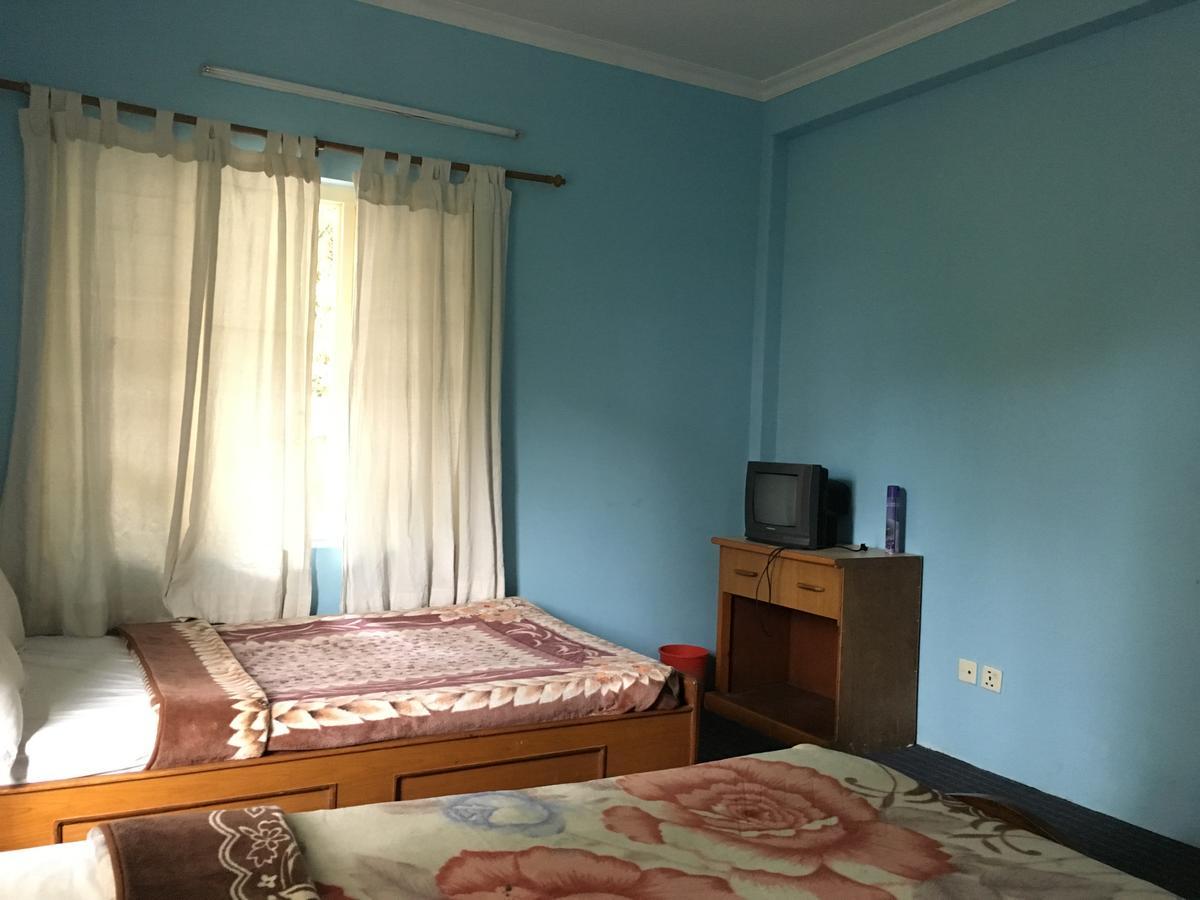 Hotel Pokhara International 외부 사진