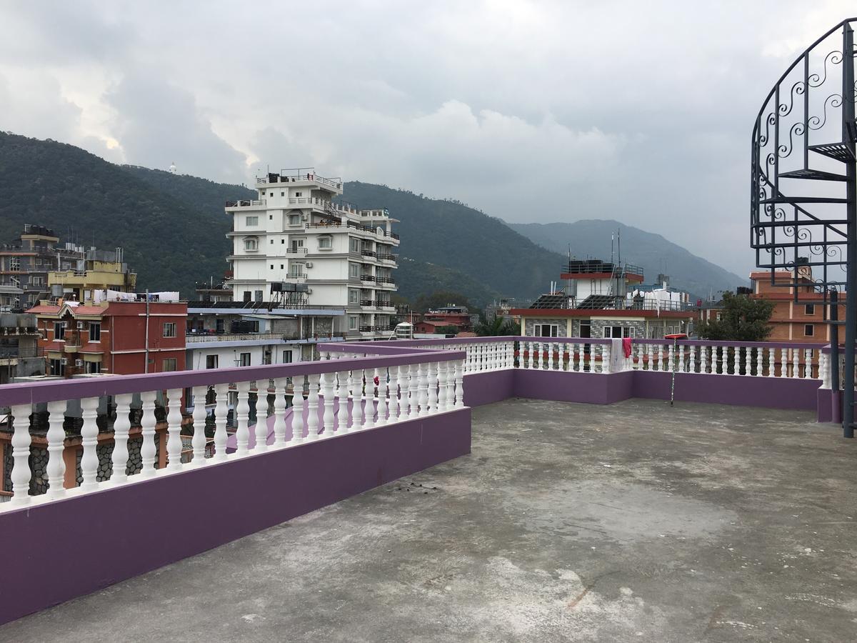 Hotel Pokhara International 외부 사진