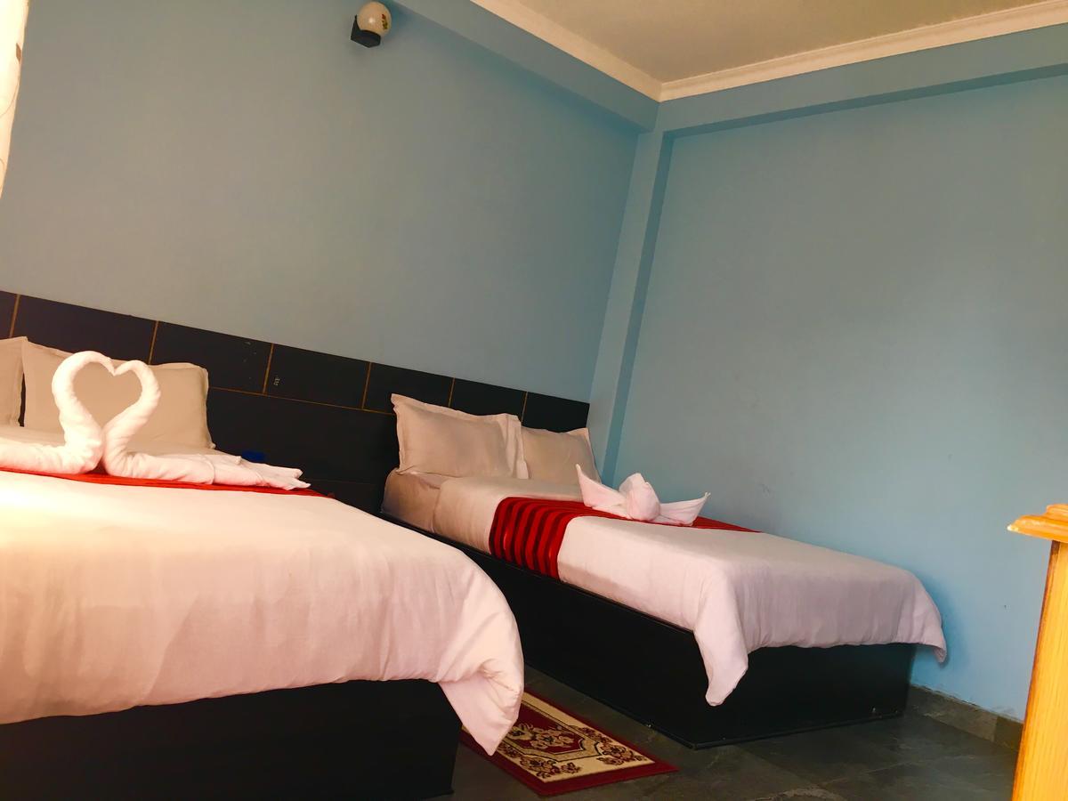Hotel Pokhara International 외부 사진