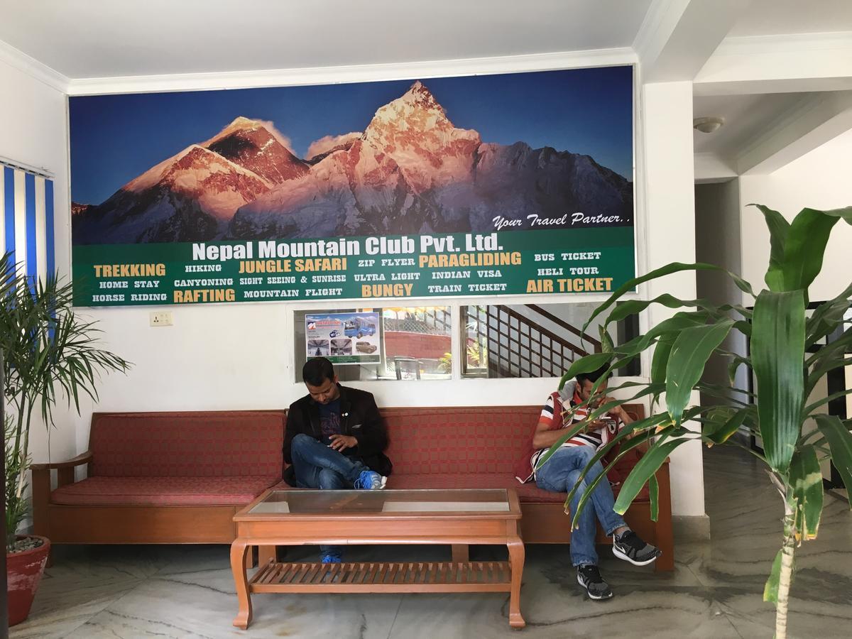 Hotel Pokhara International 외부 사진