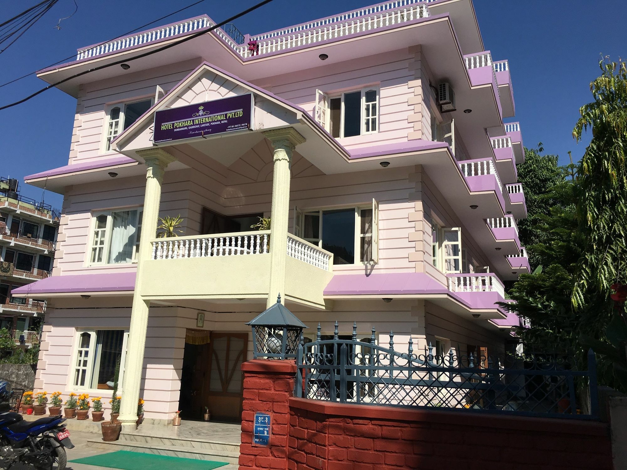 Hotel Pokhara International 외부 사진